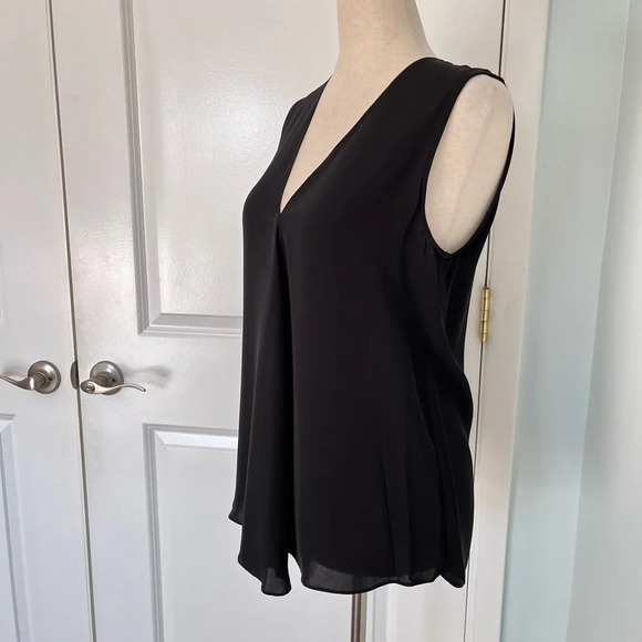 THEORY Meighan flowing 100% silk black top blouse size P - Picture 4 of 7